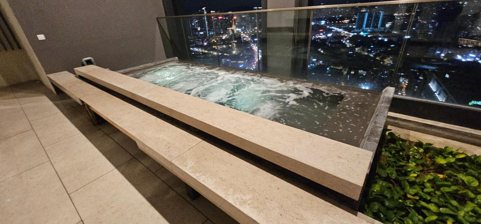Lucentia Suites At Kuala Lumpur Esterno foto